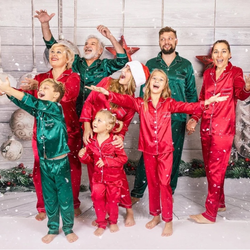 Men’s Green Silky Pajamas Matching Christmas pajamas - Picture 4 of 5